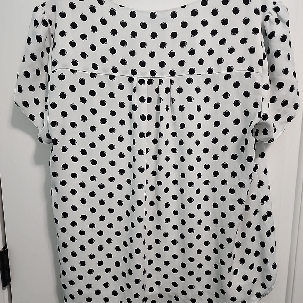 41 Hawthorne White and Black Polka Dot Blouse - Picture 7 of 7